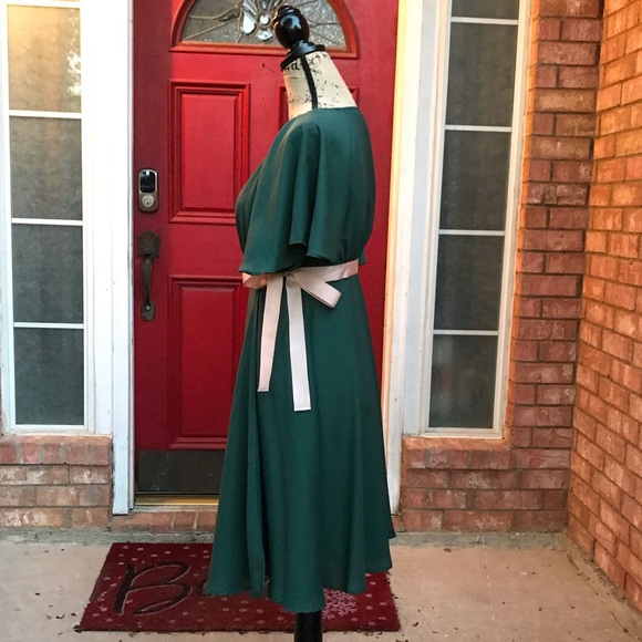 Dark Green crossover dress with light pink ribbon. - Picture 3 of 5